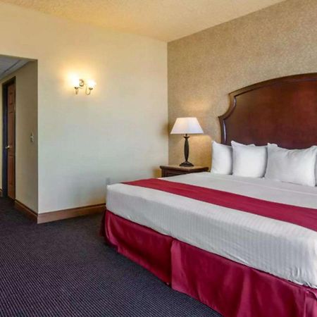Shoreline Inn & Conference Center, Ascend Hotel Collection Muskegon Buitenkant foto
