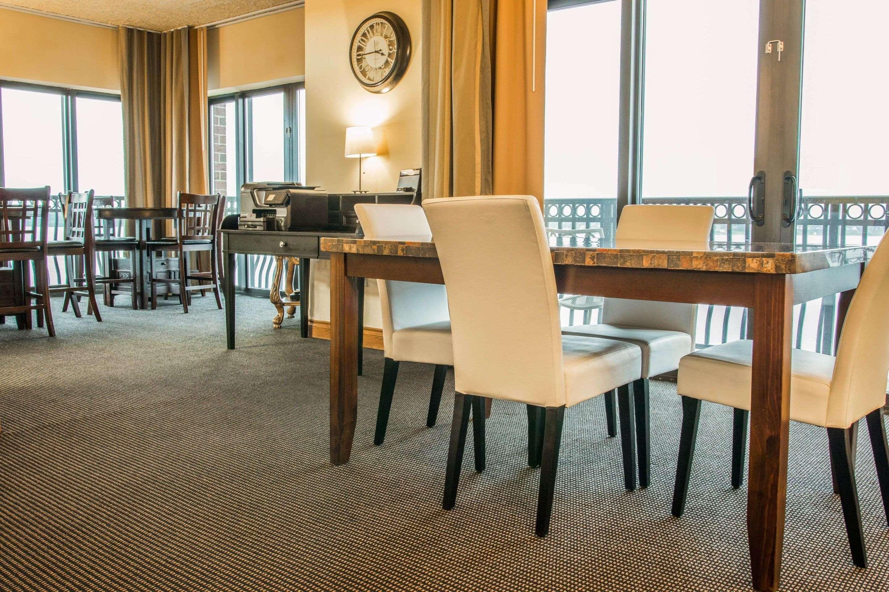 Shoreline Inn & Conference Center, Ascend Hotel Collection Muskegon Buitenkant foto