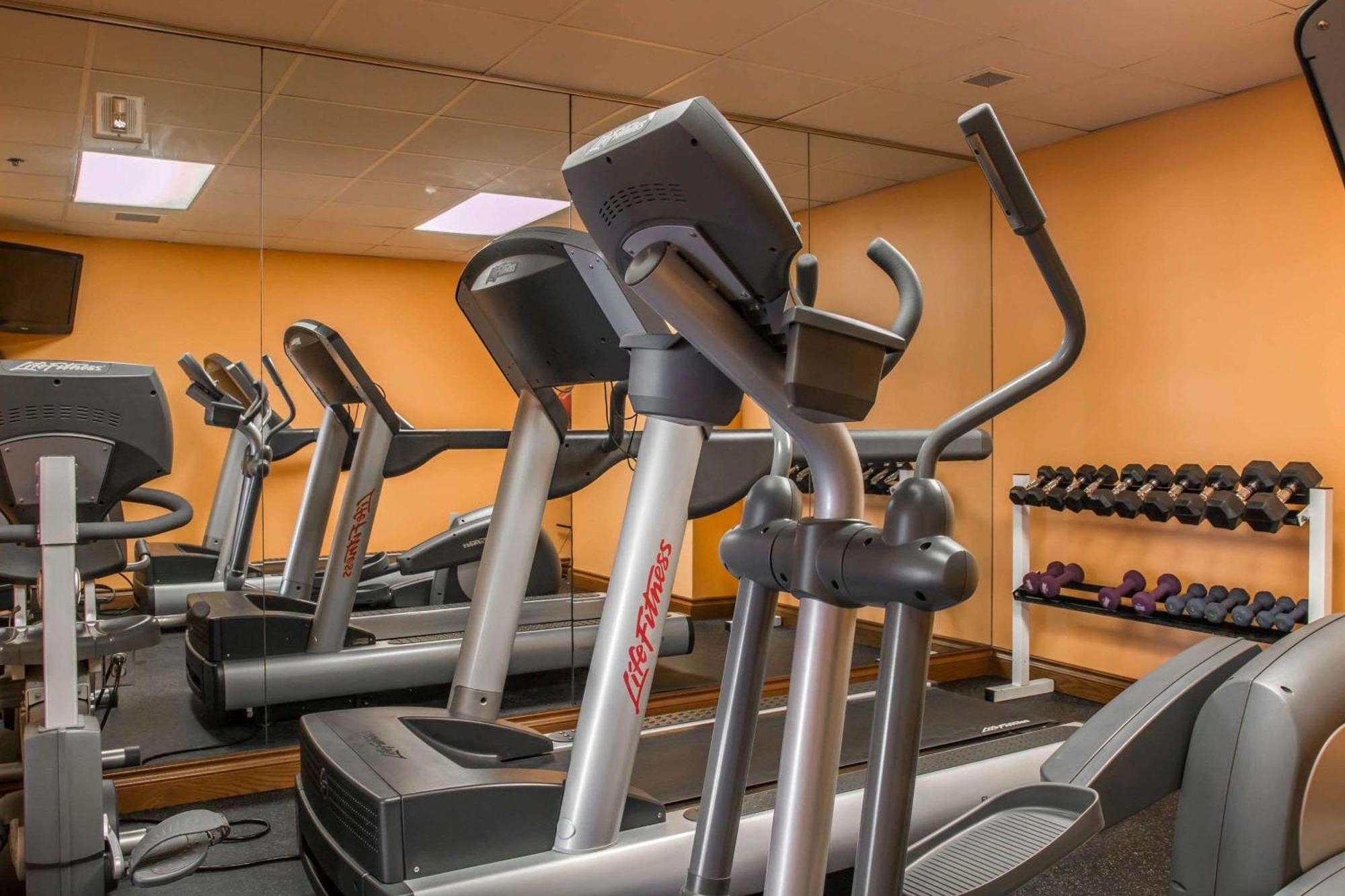 Shoreline Inn & Conference Center, Ascend Hotel Collection Muskegon Buitenkant foto