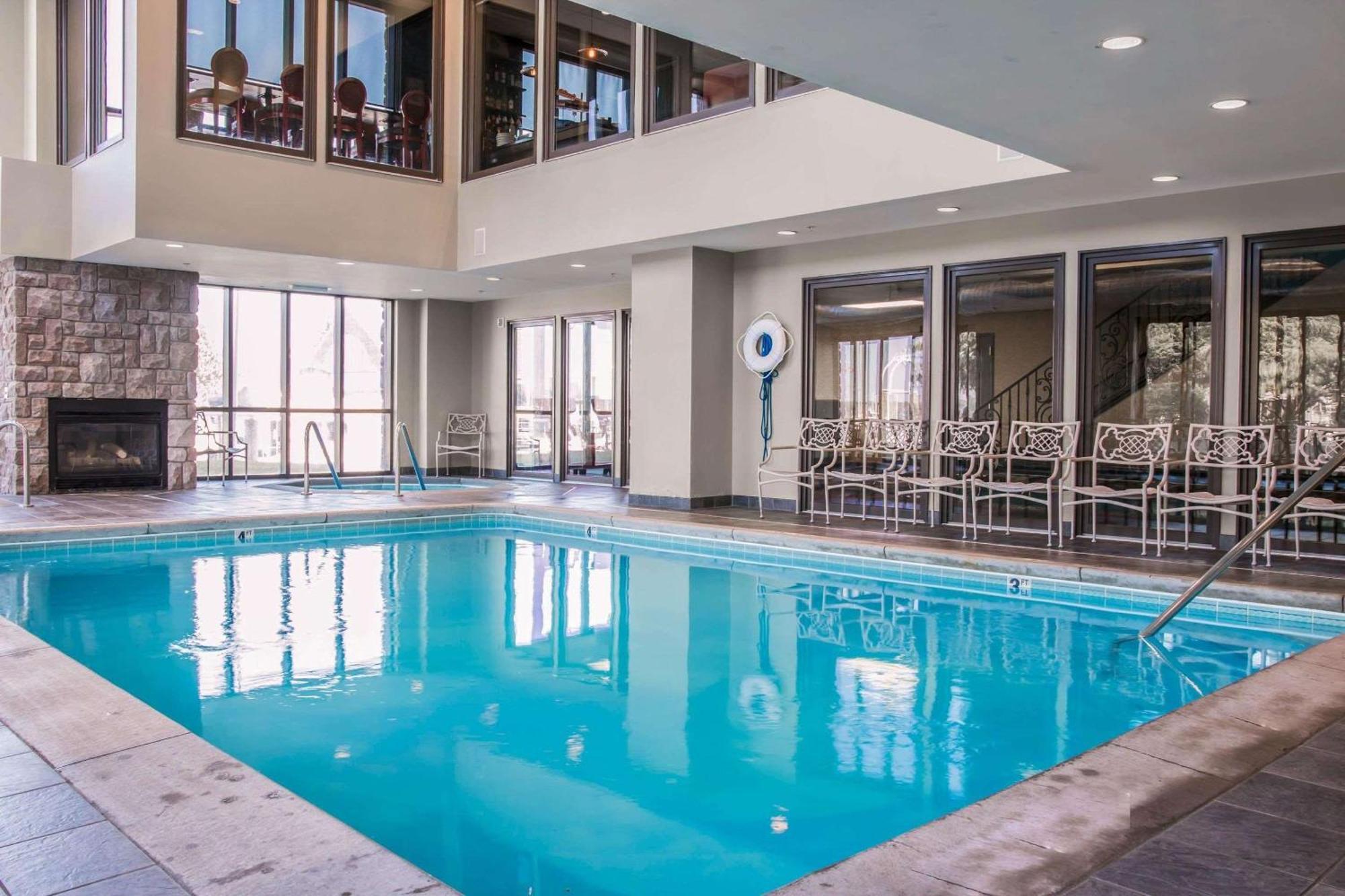 Shoreline Inn & Conference Center, Ascend Hotel Collection Muskegon Buitenkant foto