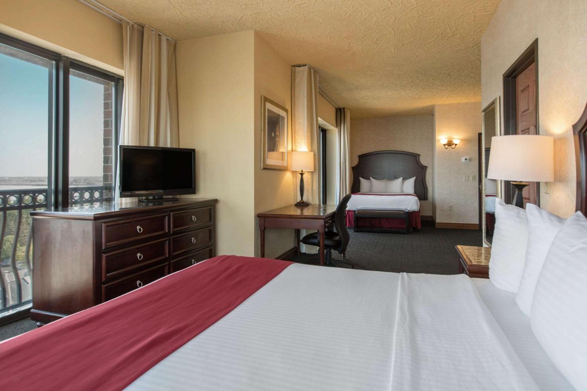 Shoreline Inn & Conference Center, Ascend Hotel Collection Muskegon Buitenkant foto