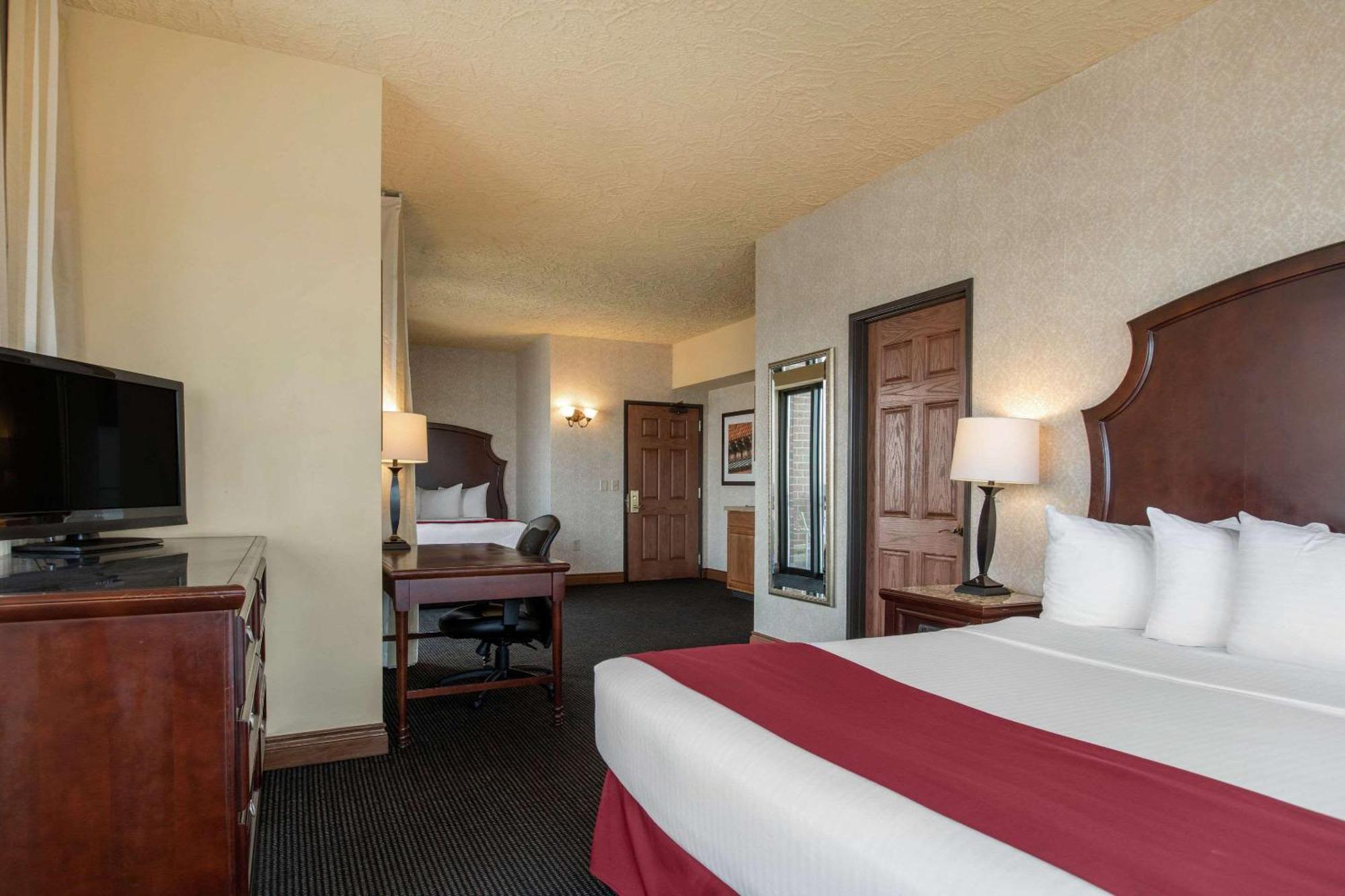 Shoreline Inn & Conference Center, Ascend Hotel Collection Muskegon Buitenkant foto