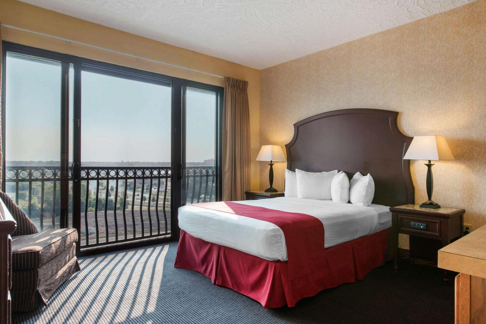 Shoreline Inn & Conference Center, Ascend Hotel Collection Muskegon Buitenkant foto