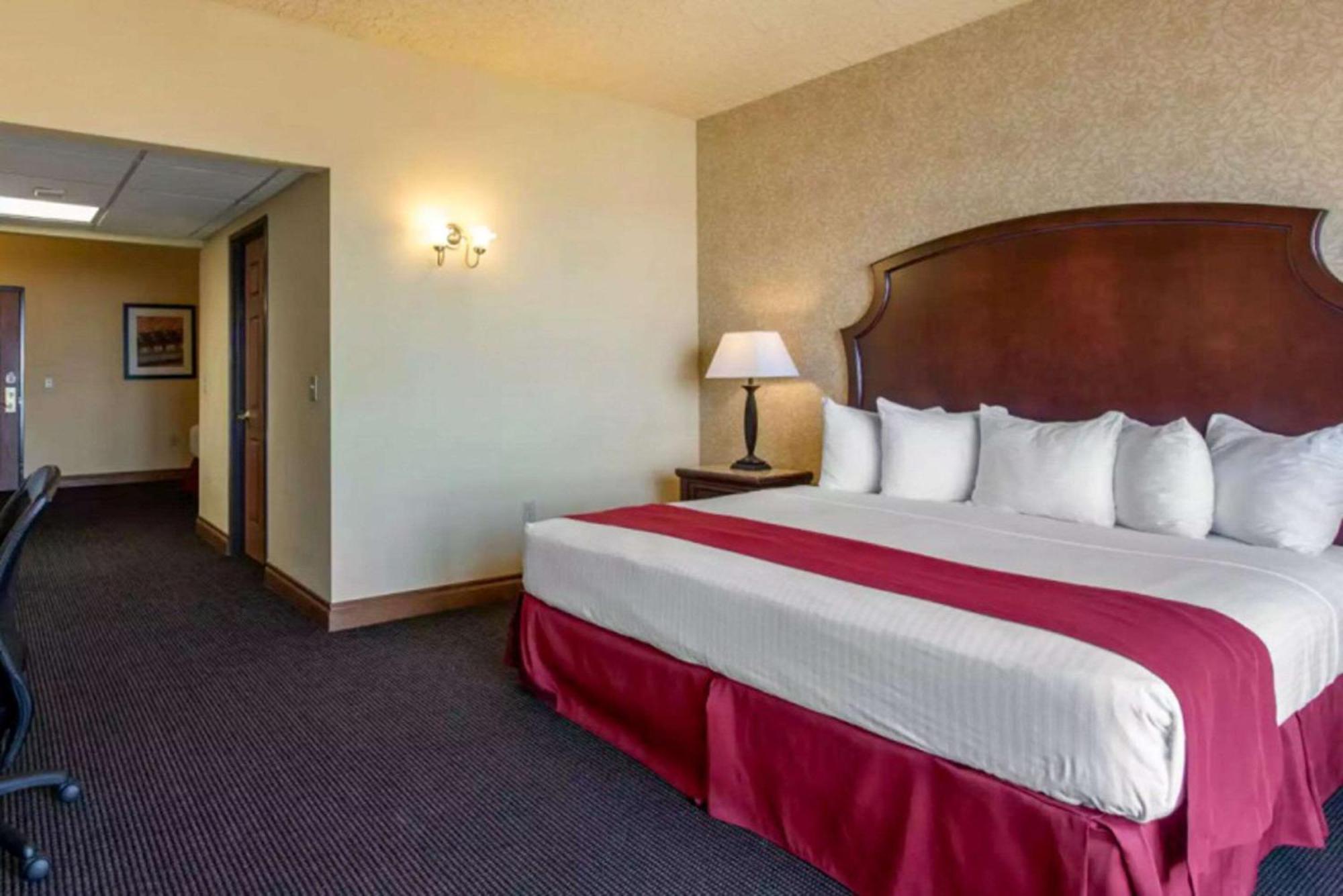 Shoreline Inn & Conference Center, Ascend Hotel Collection Muskegon Buitenkant foto