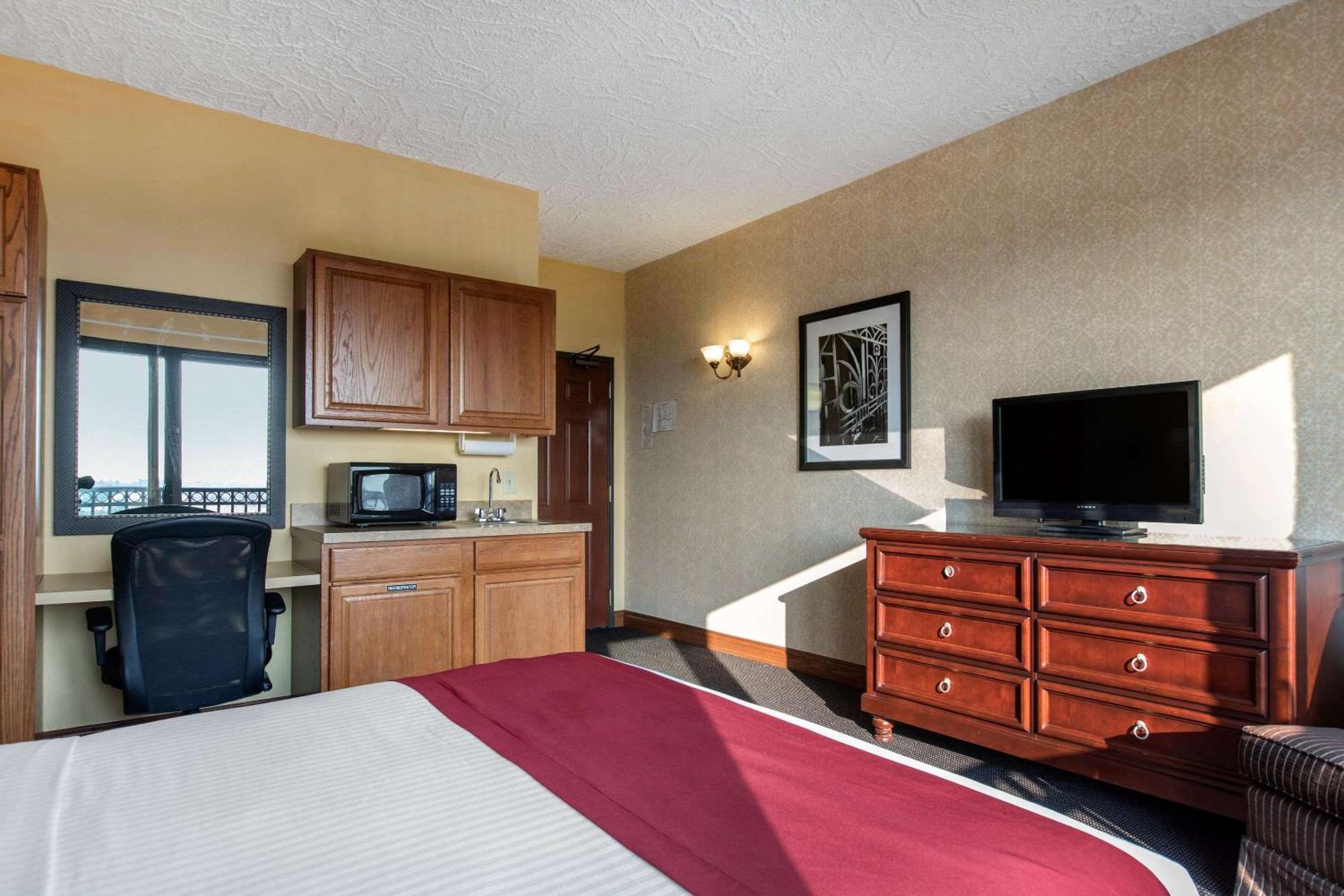 Shoreline Inn & Conference Center, Ascend Hotel Collection Muskegon Buitenkant foto