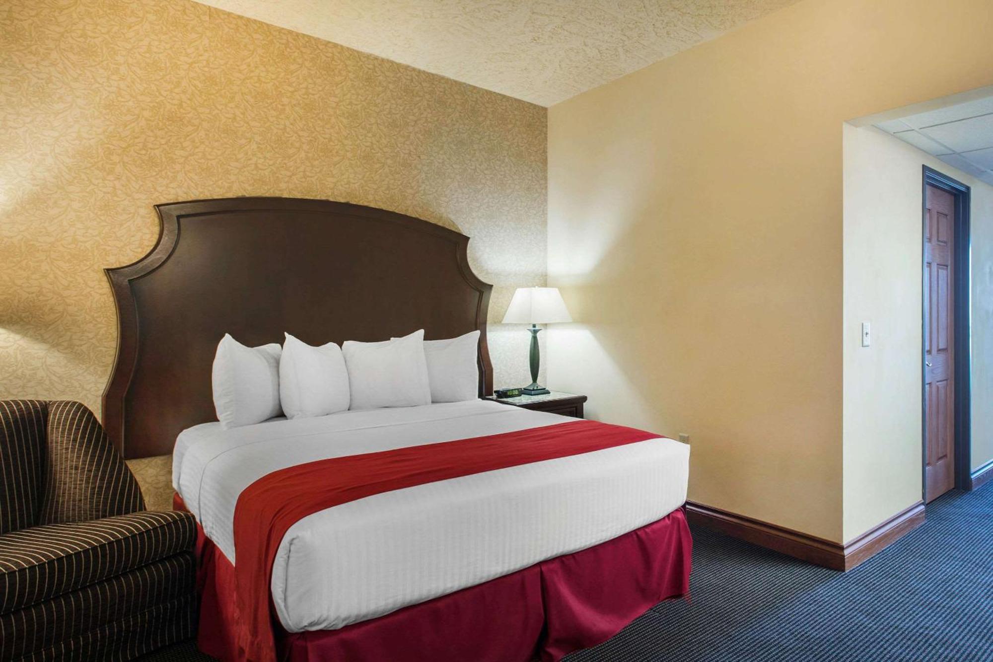 Shoreline Inn & Conference Center, Ascend Hotel Collection Muskegon Buitenkant foto