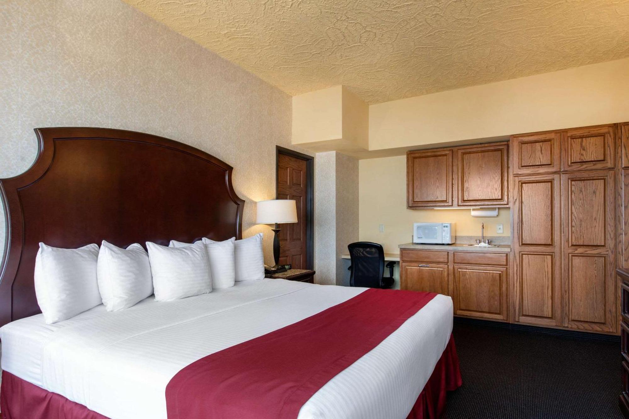 Shoreline Inn & Conference Center, Ascend Hotel Collection Muskegon Buitenkant foto