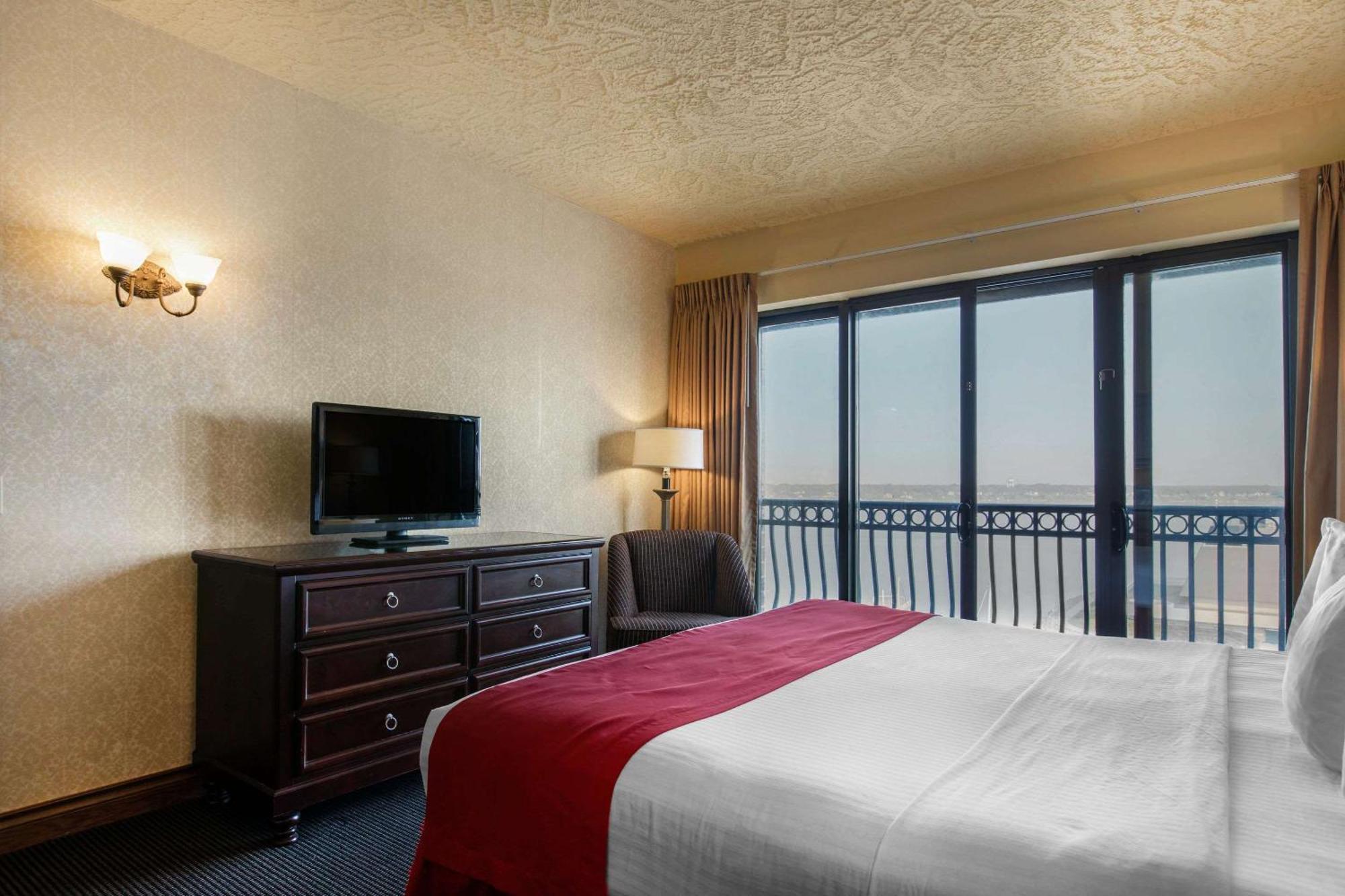 Shoreline Inn & Conference Center, Ascend Hotel Collection Muskegon Buitenkant foto
