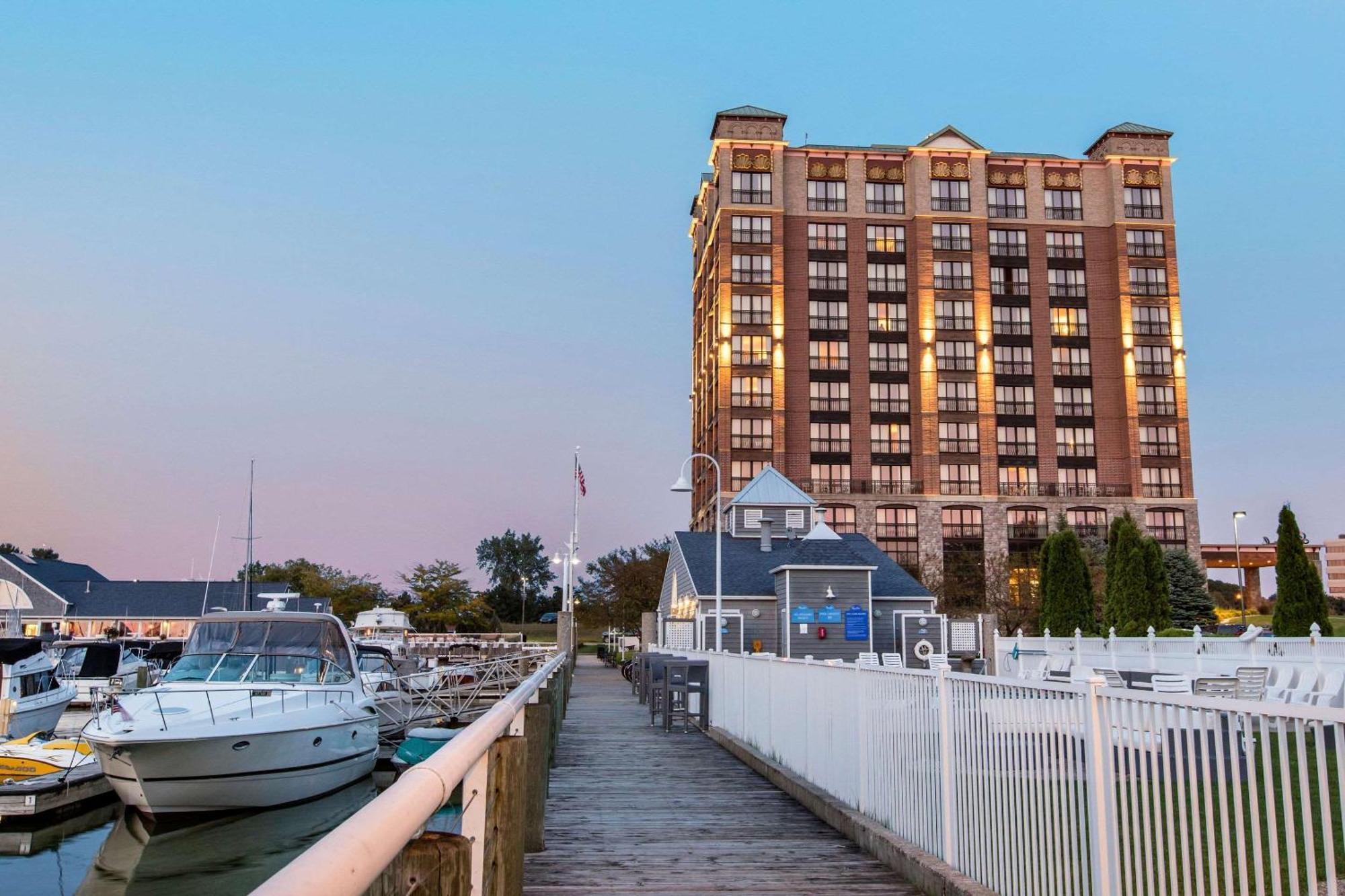 Shoreline Inn & Conference Center, Ascend Hotel Collection Muskegon Buitenkant foto